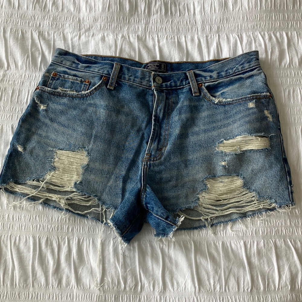 Abercrombie high rise distressed shorts 32